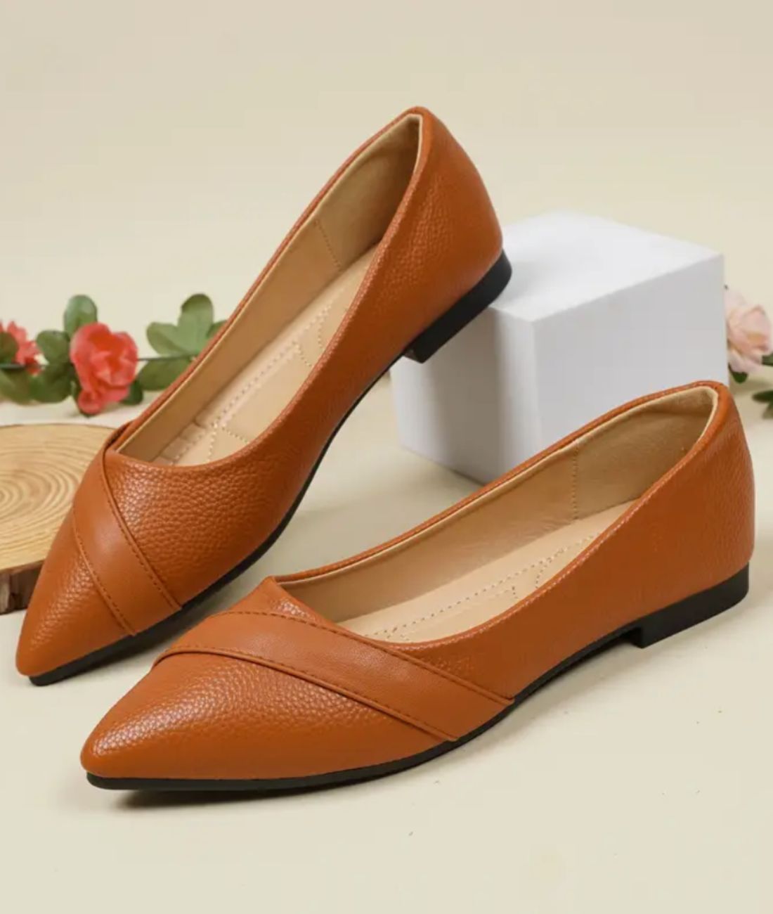 Women’s Low Heel Patent Leather Pointed Loafers Cognac Brown