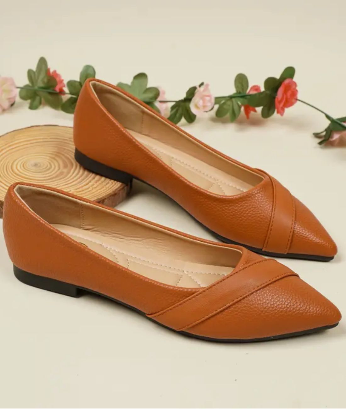 Women’s Low Heel Patent Leather Pointed Loafers Cognac Brown